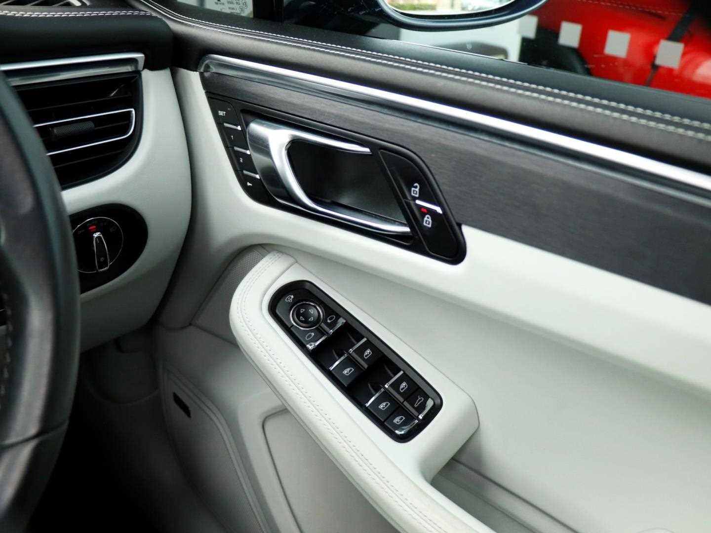 Used Porsche Macan 2022 for sale - 76523971: Photo 23