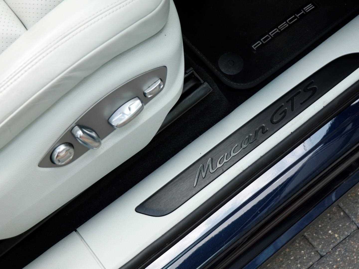 Used Porsche Macan 2022 for sale - 76523971: Photo 25