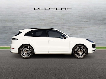 Used Porsche Cayenne 2023 for sale - 79204488: Photo