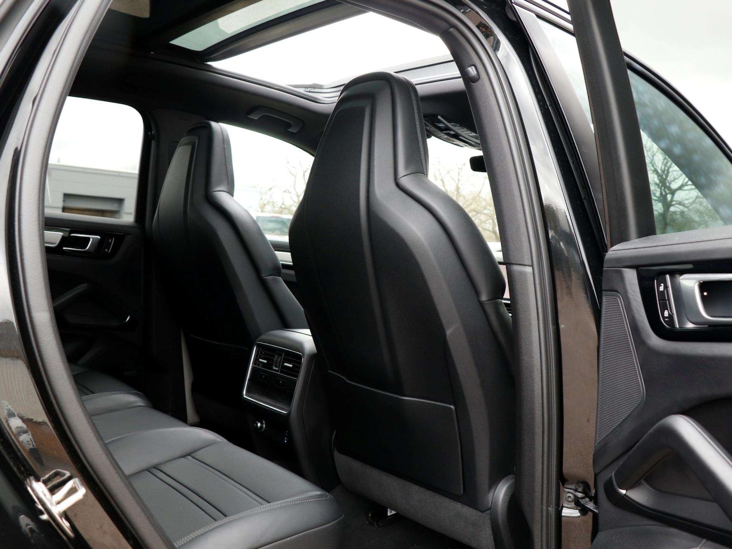 Used Porsche Cayenne 2023 for sale - 77726894: Photo 28