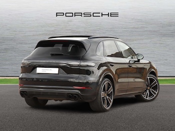 Used Porsche Cayenne 2023 for sale - 77726894: Photo