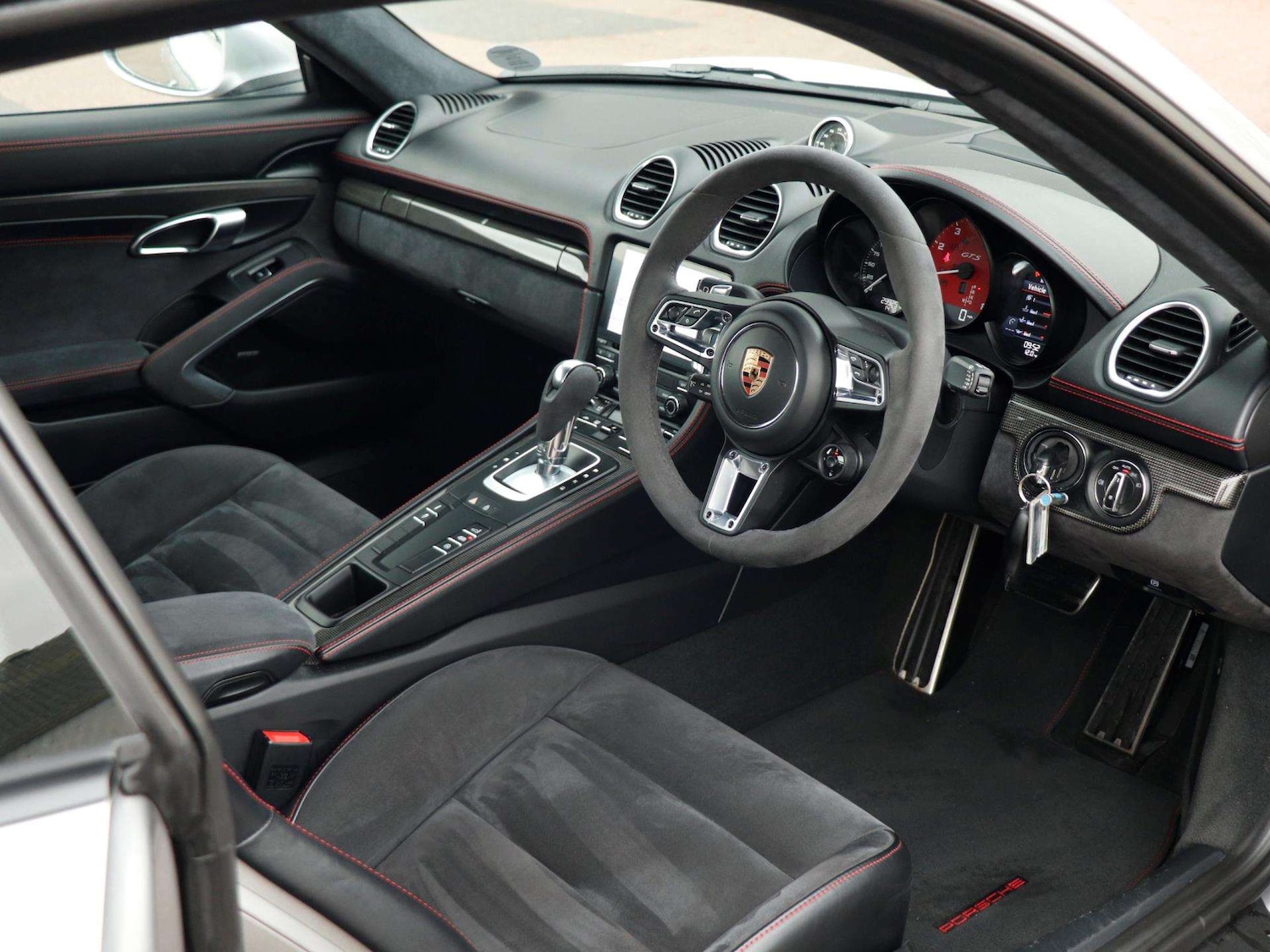 Used Porsche Cayman 2019 for sale - 76746133: Photo 10