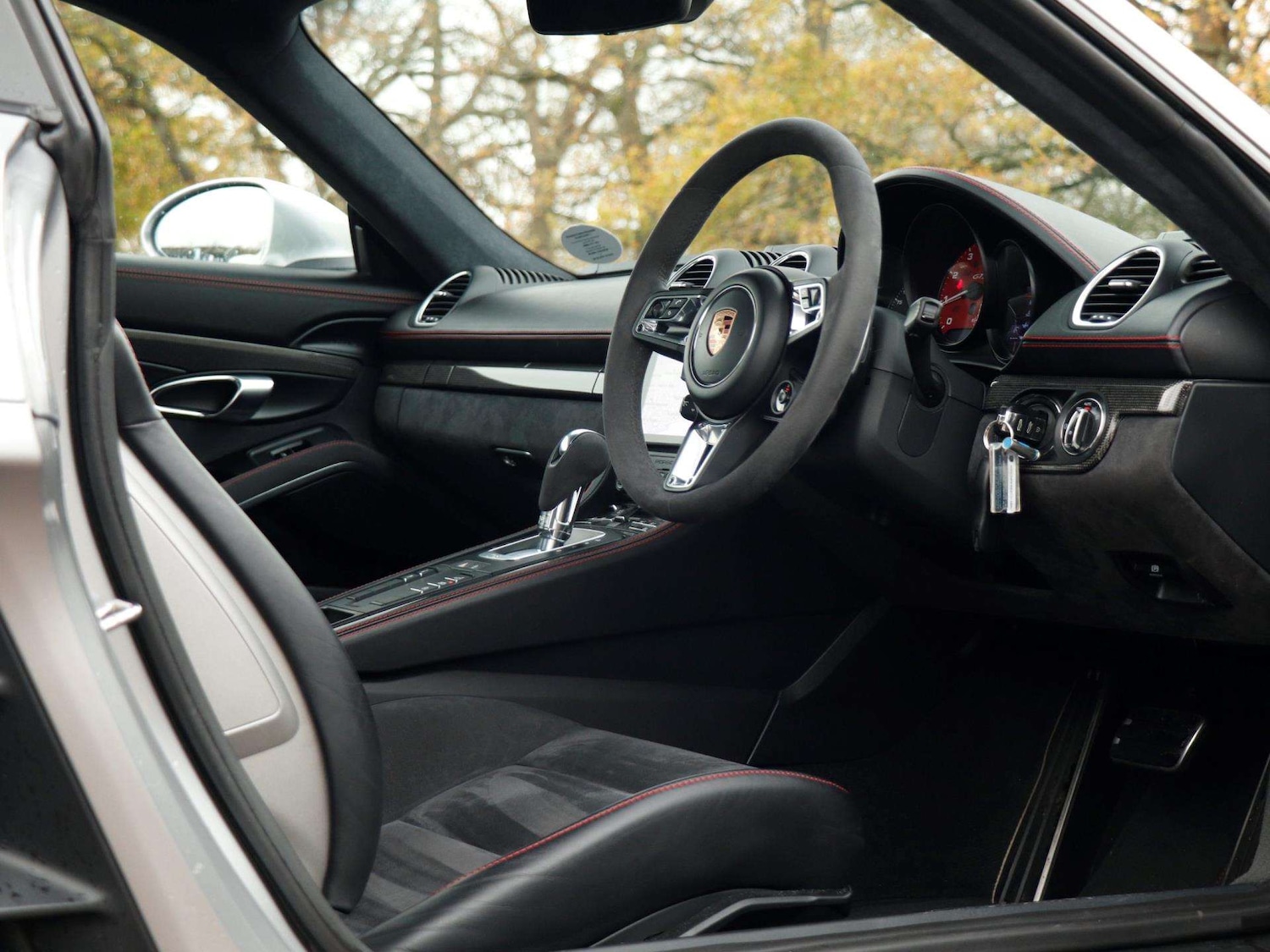 Used Porsche Cayman 2019 for sale - 76746133: Photo 11