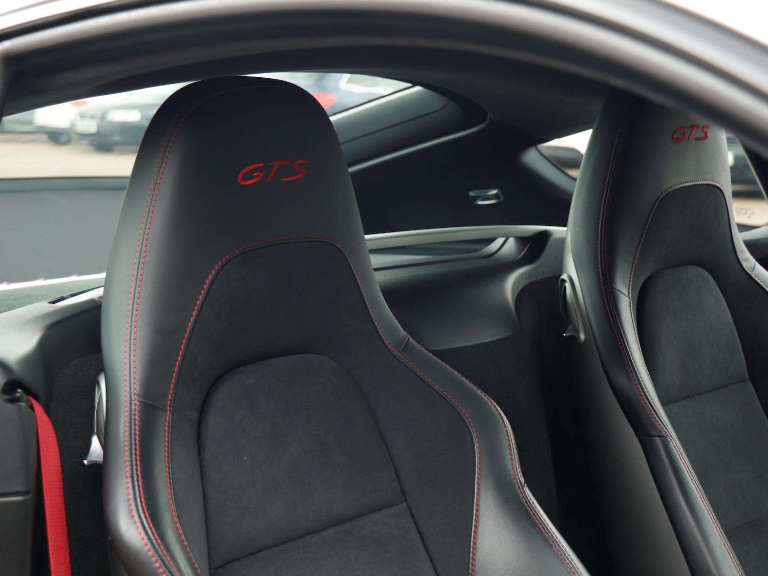 Used Porsche Cayman 2019 for sale - 76746133: Photo 25