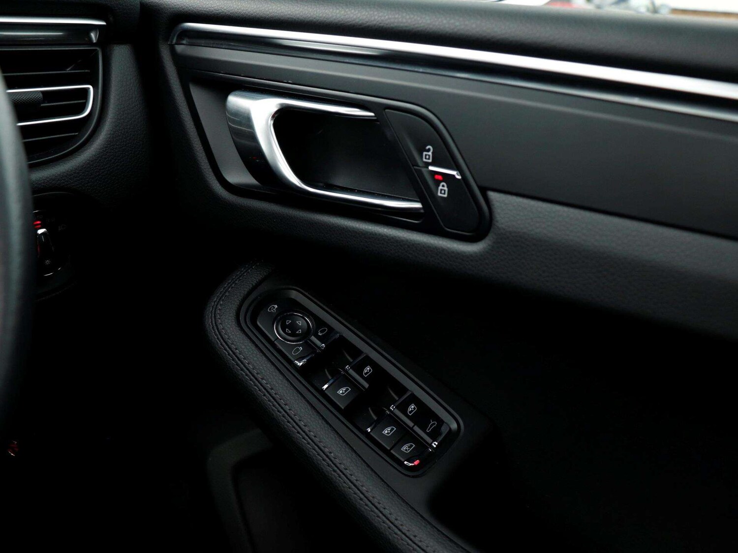 Used Porsche Macan 2024 for sale - 77686442: Photo 21