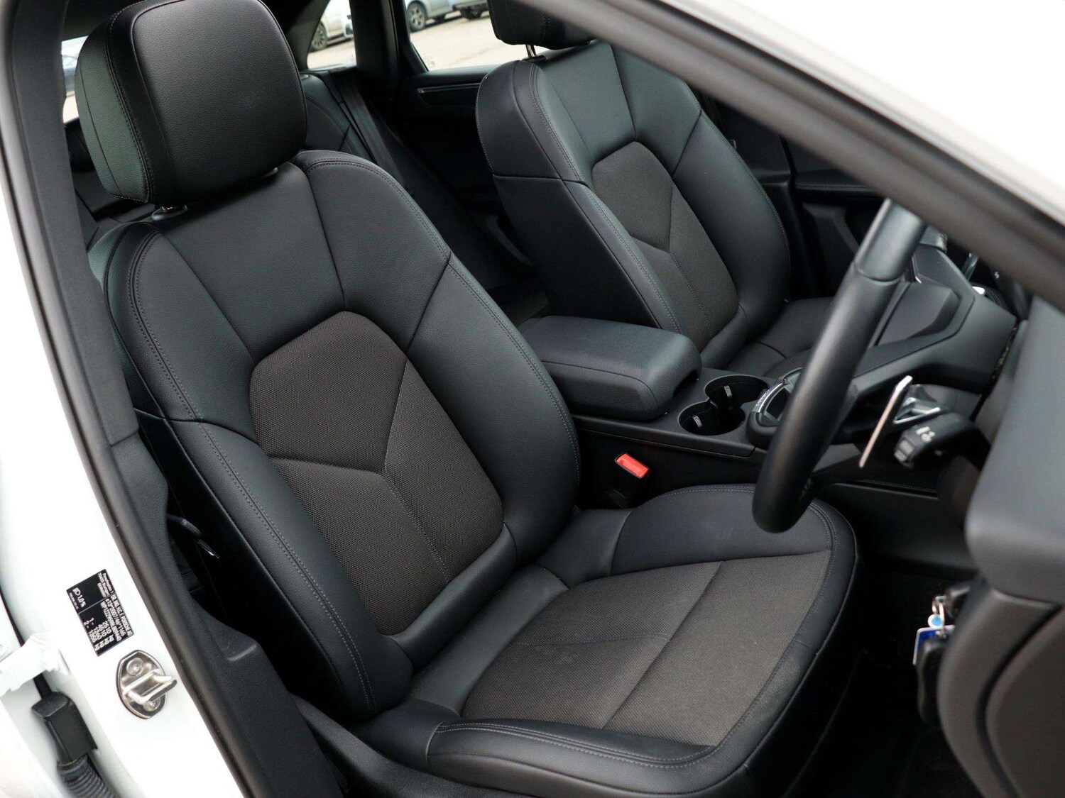 Used Porsche Macan 2024 for sale - 77686442: Photo 23