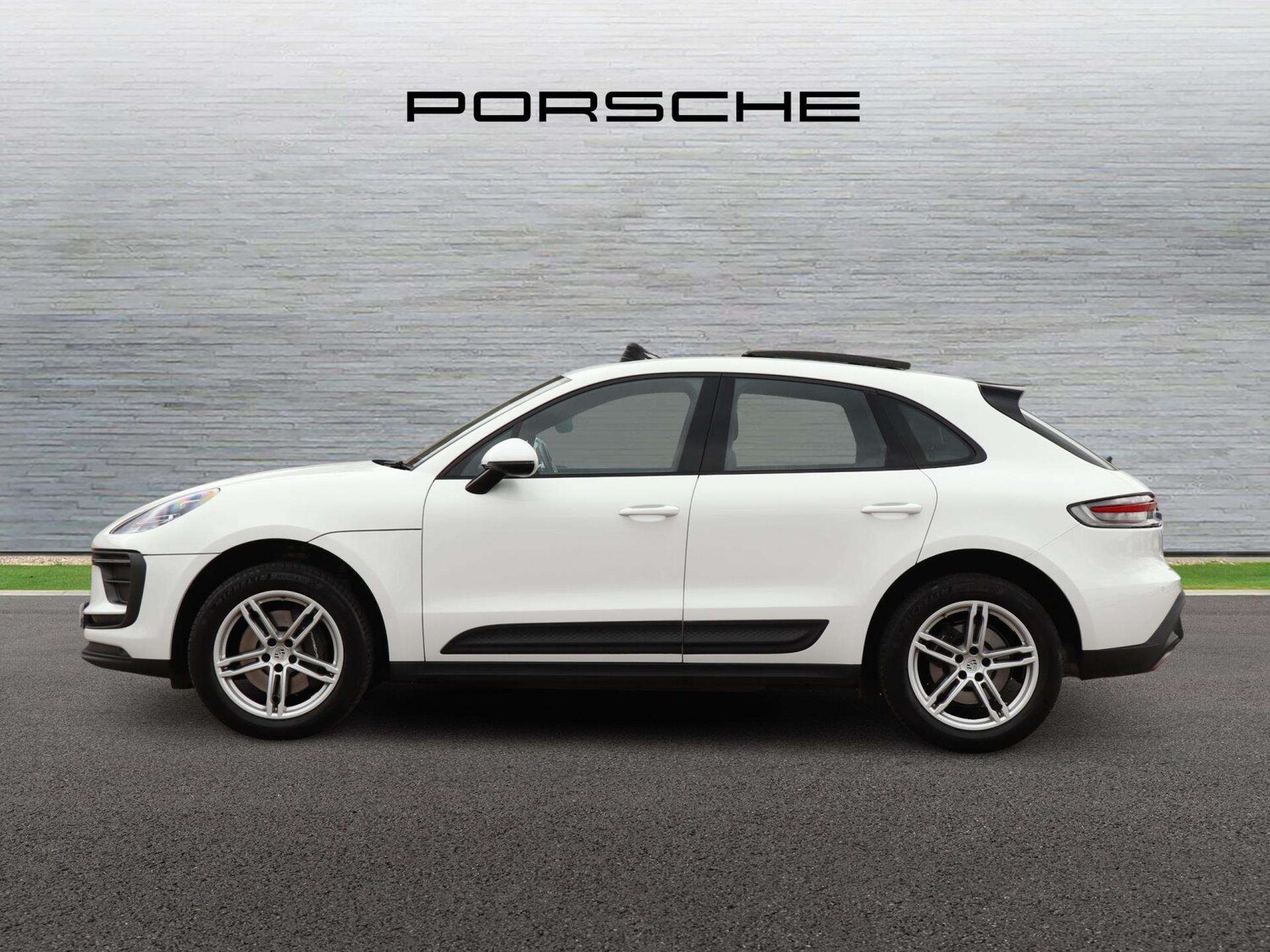Used Porsche Macan 2024 for sale - 77686442: Photo 6