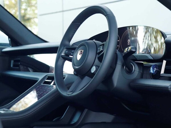 Used Porsche Taycan 2024 for sale - 73984525: Photo 12