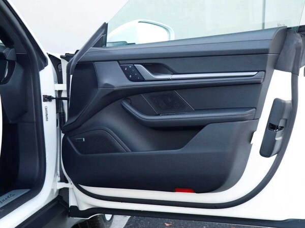 Used Porsche Taycan 2024 for sale - 73984525: Photo 25