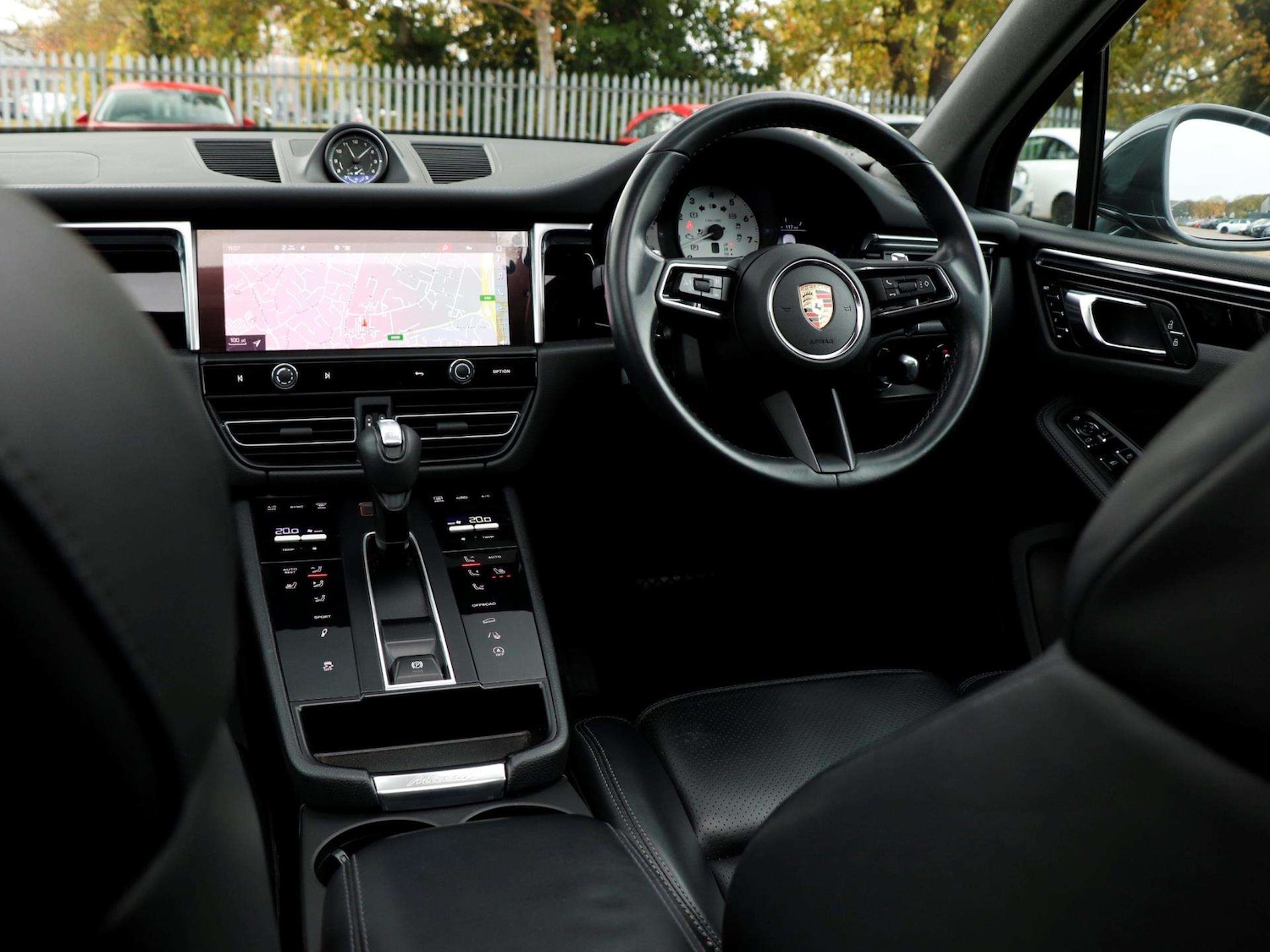 Used Porsche Macan 2023 for sale - 76421213: Photo 12