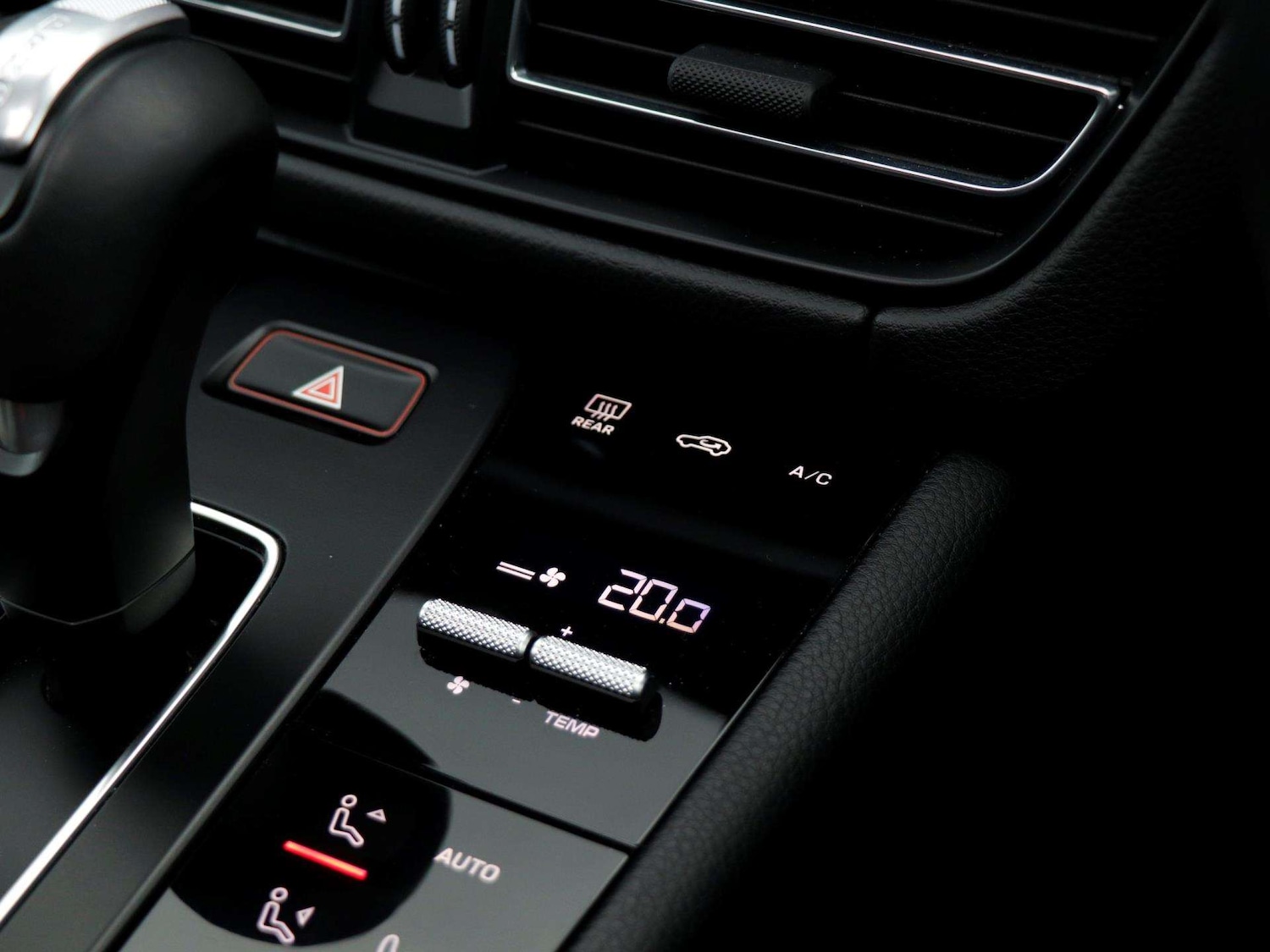 Used Porsche Macan 2023 for sale - 76421213: Photo 17