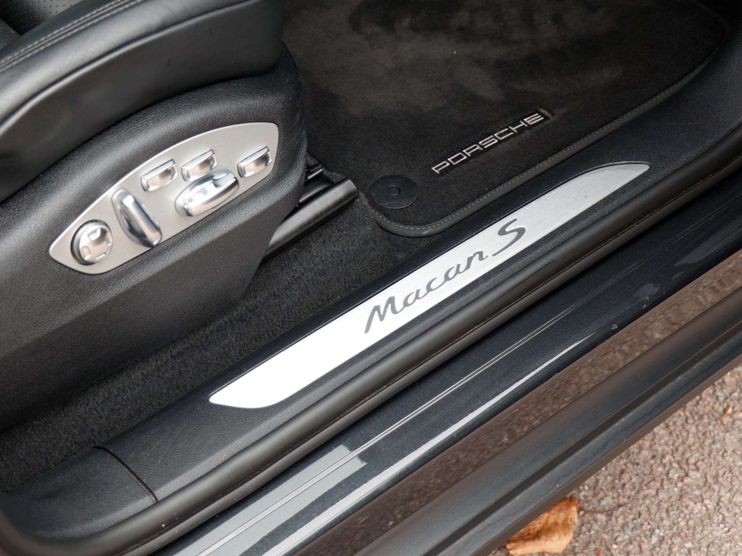 Used Porsche Macan 2023 for sale - 76421213: Photo 22