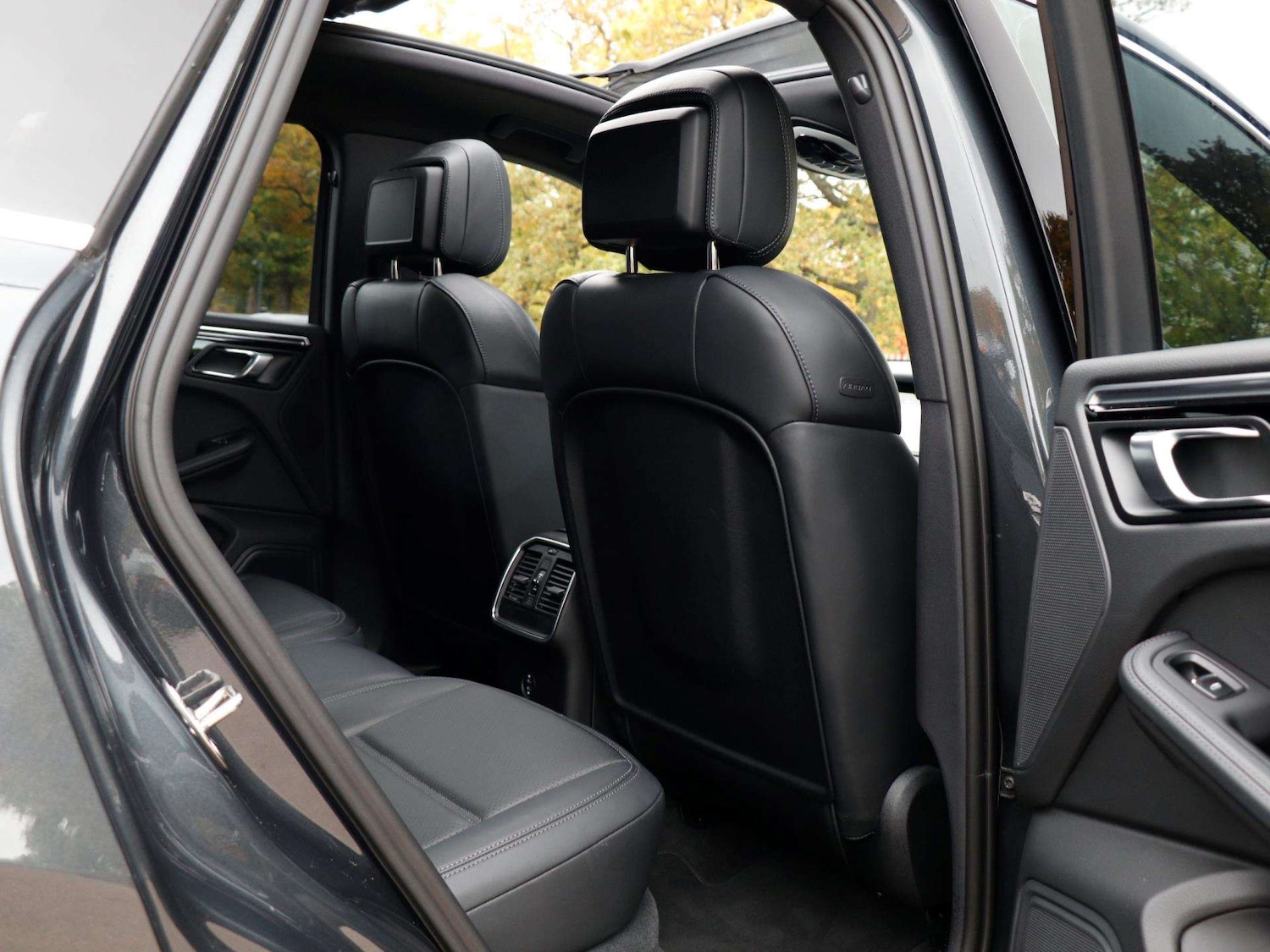 Used Porsche Macan 2023 for sale - 76421213: Photo 27