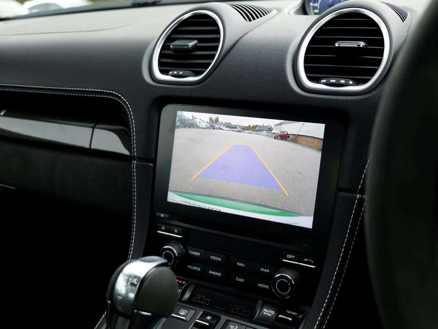 Used Porsche Cayman 2021 for sale - 76668925: Photo 15