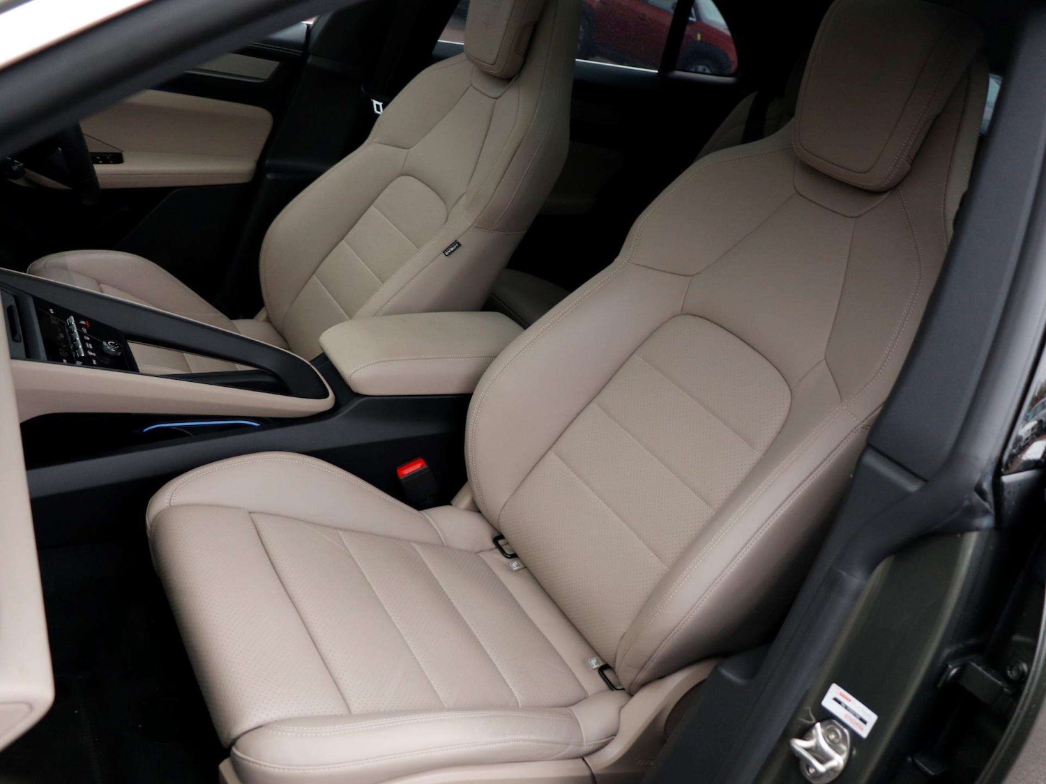 Used Porsche Macan 2024 for sale - 77232917: Photo 24