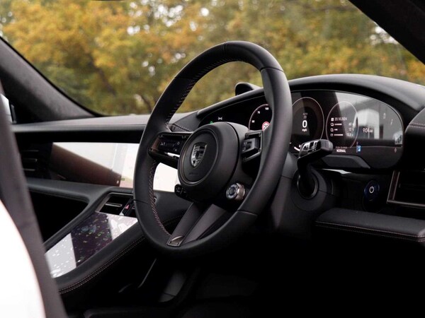 Used Porsche Taycan 2024 for sale - 73996452: Photo 12