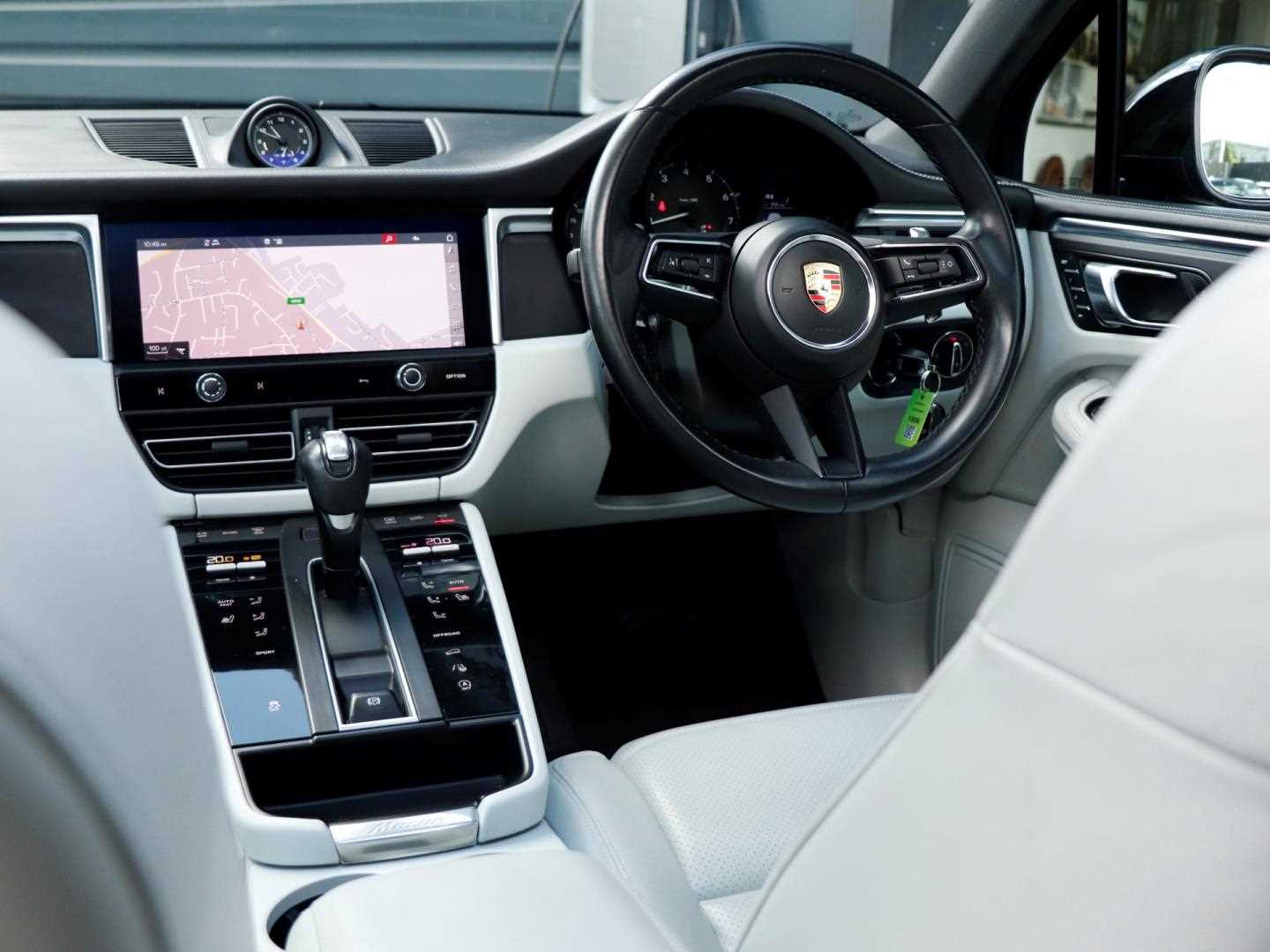 Used Porsche Macan 2022 for sale - 76624687: Photo 12