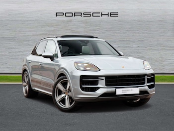 2025 - V6 Auto 5-Door