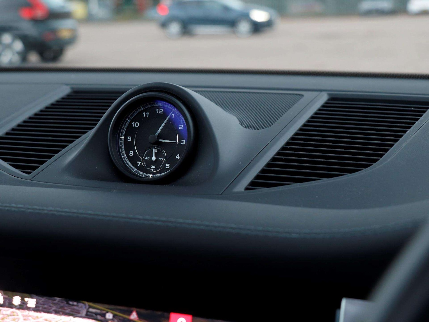 Used Porsche Macan 2023 for sale - 77000139: Photo 14