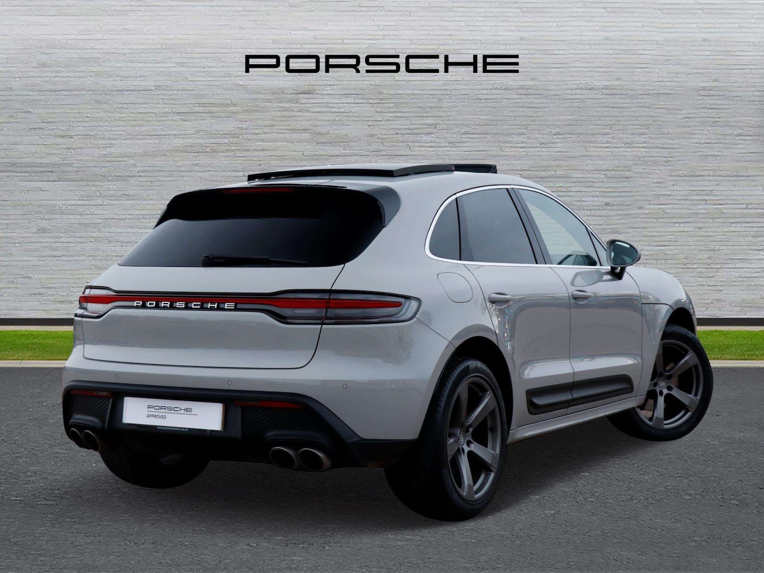 Used Porsche Macan 2023 for sale - 77000139: Photo 3