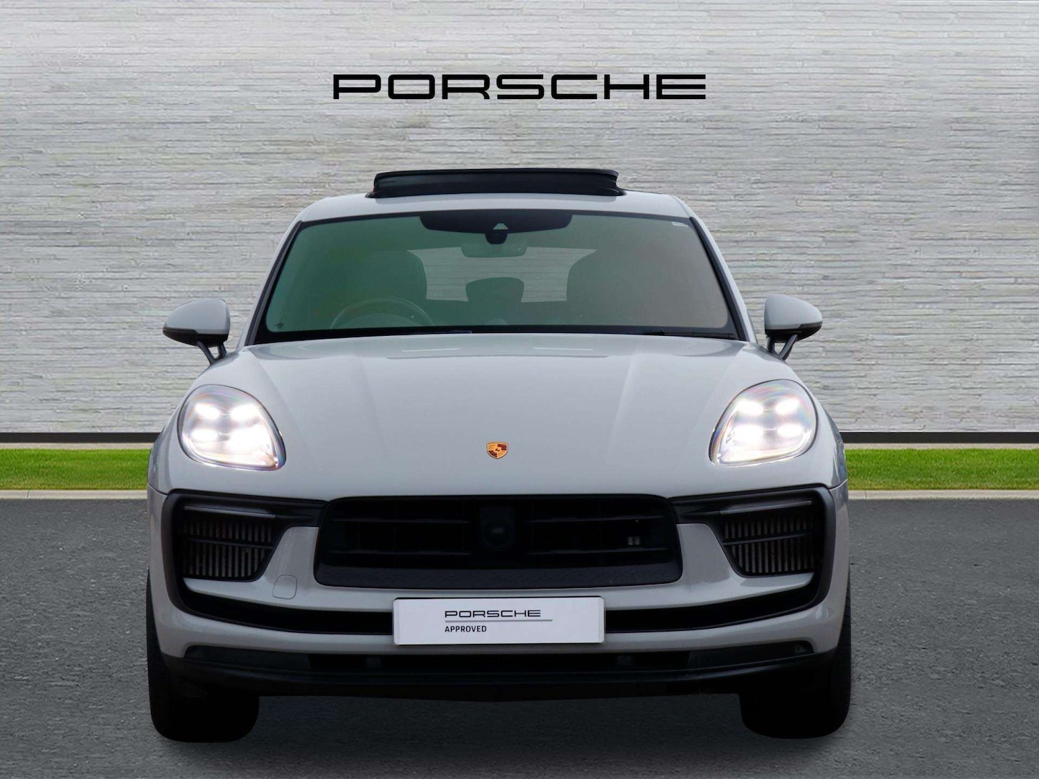 Used Porsche Macan 2023 for sale - 77000139: Photo 8