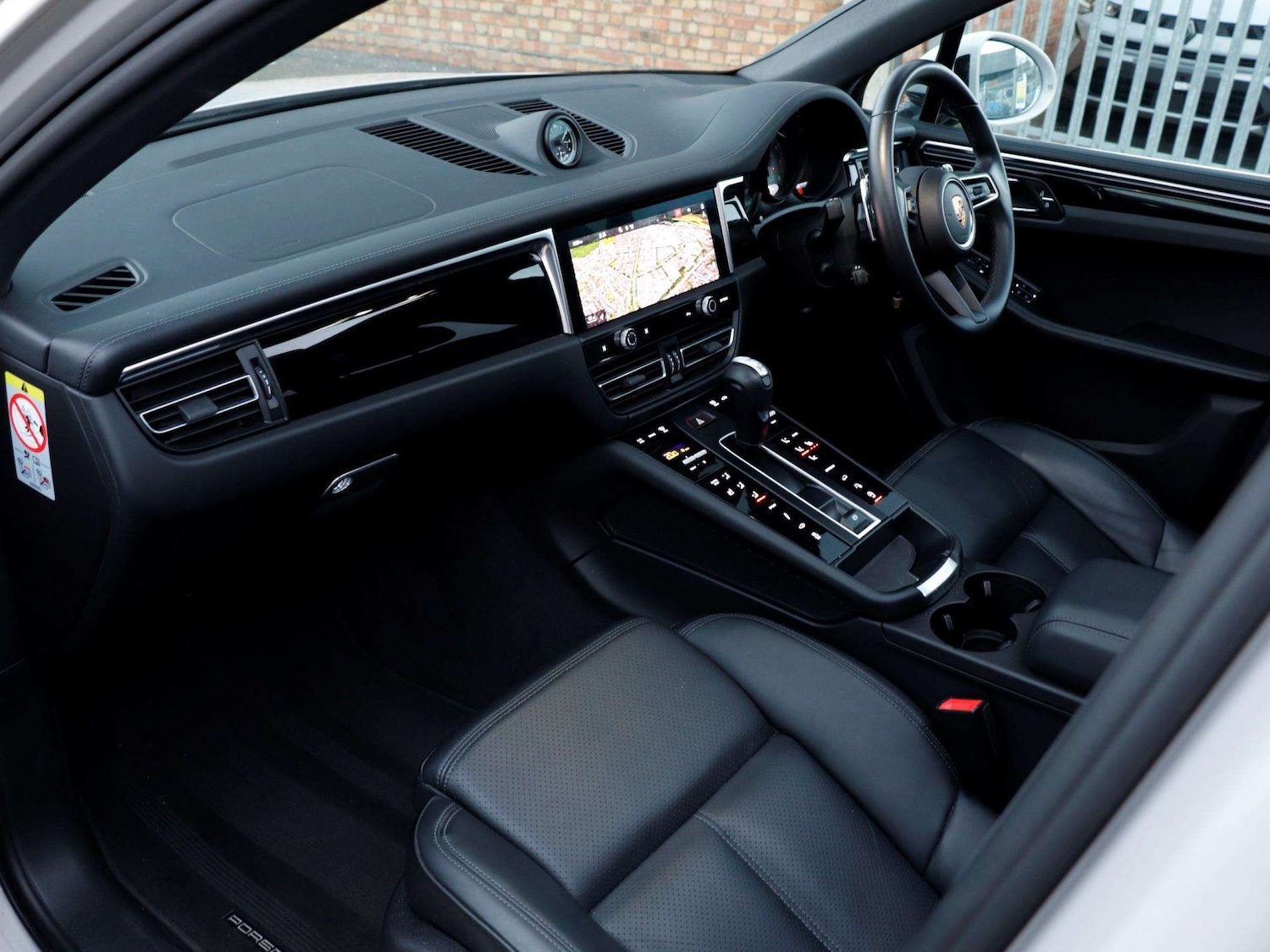 Used Porsche Macan 2023 for sale - 77000139: Photo 9