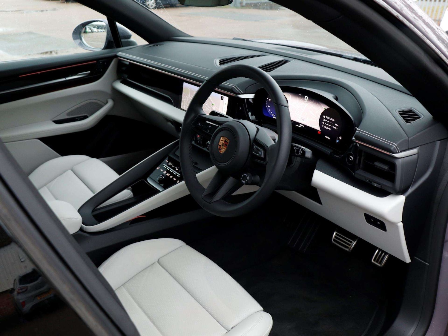 Used Porsche Macan 2025 for sale - 77308361: Photo 10