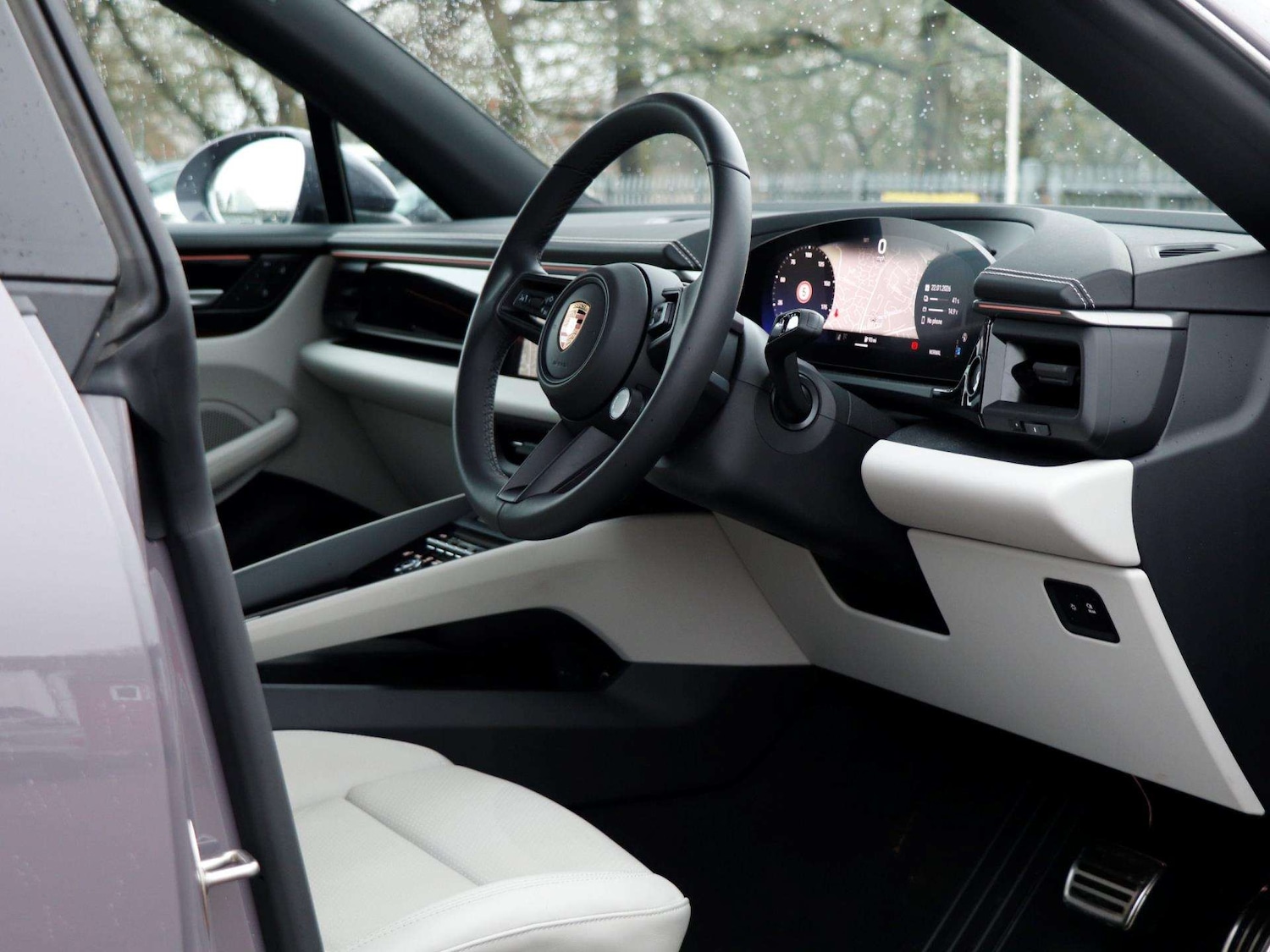 Used Porsche Macan 2025 for sale - 77308361: Photo 11