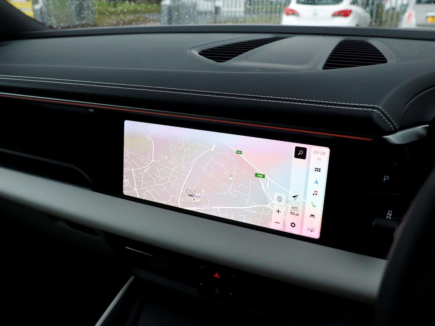 Used Porsche Macan 2025 for sale - 77308361: Photo 14