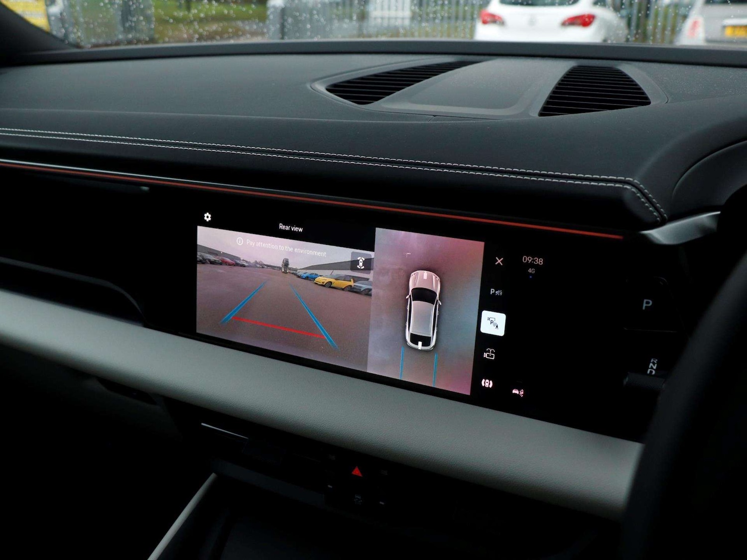 Used Porsche Macan 2025 for sale - 77308361: Photo 15