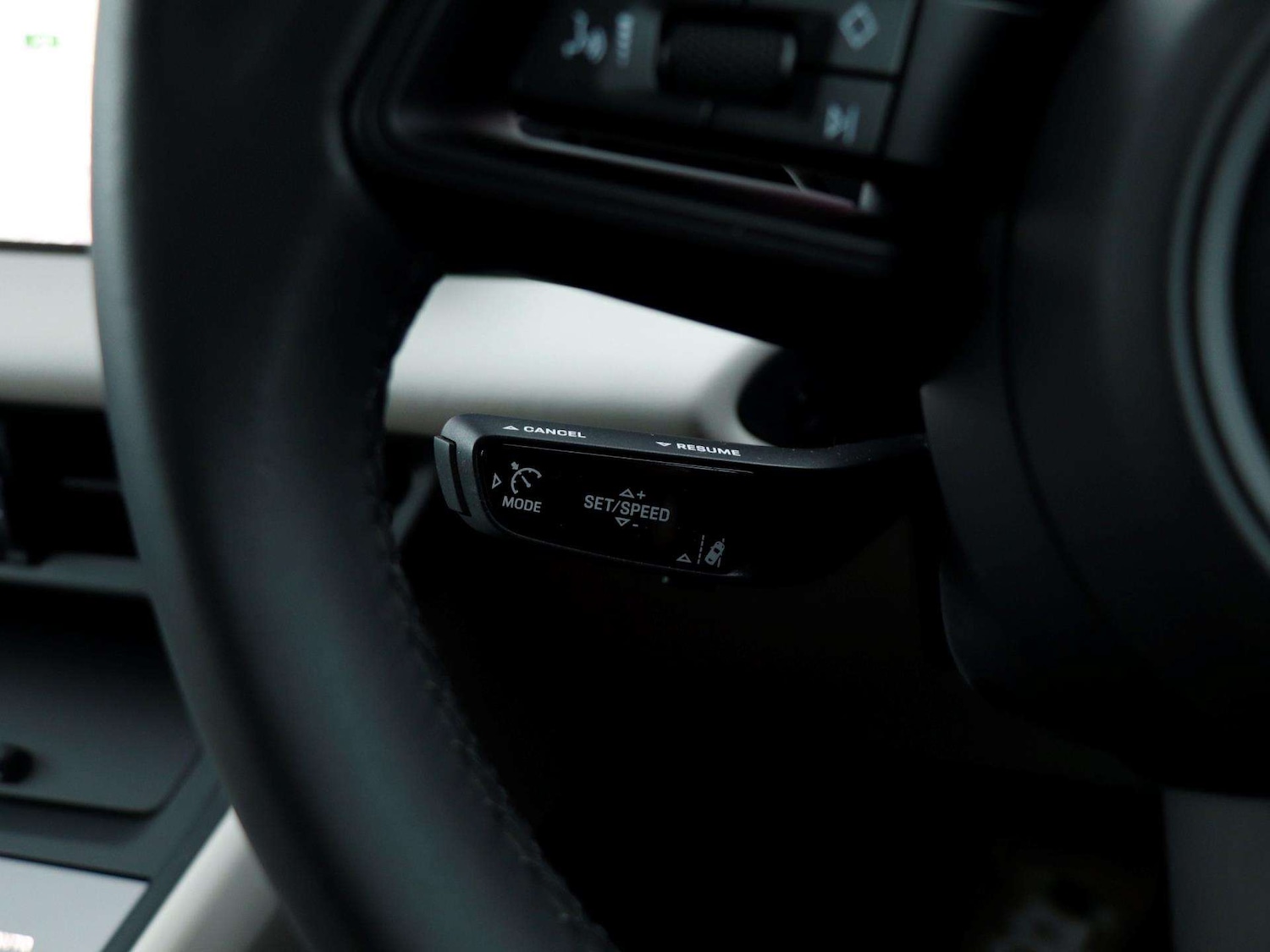 Used Porsche Macan 2025 for sale - 77308361: Photo 18