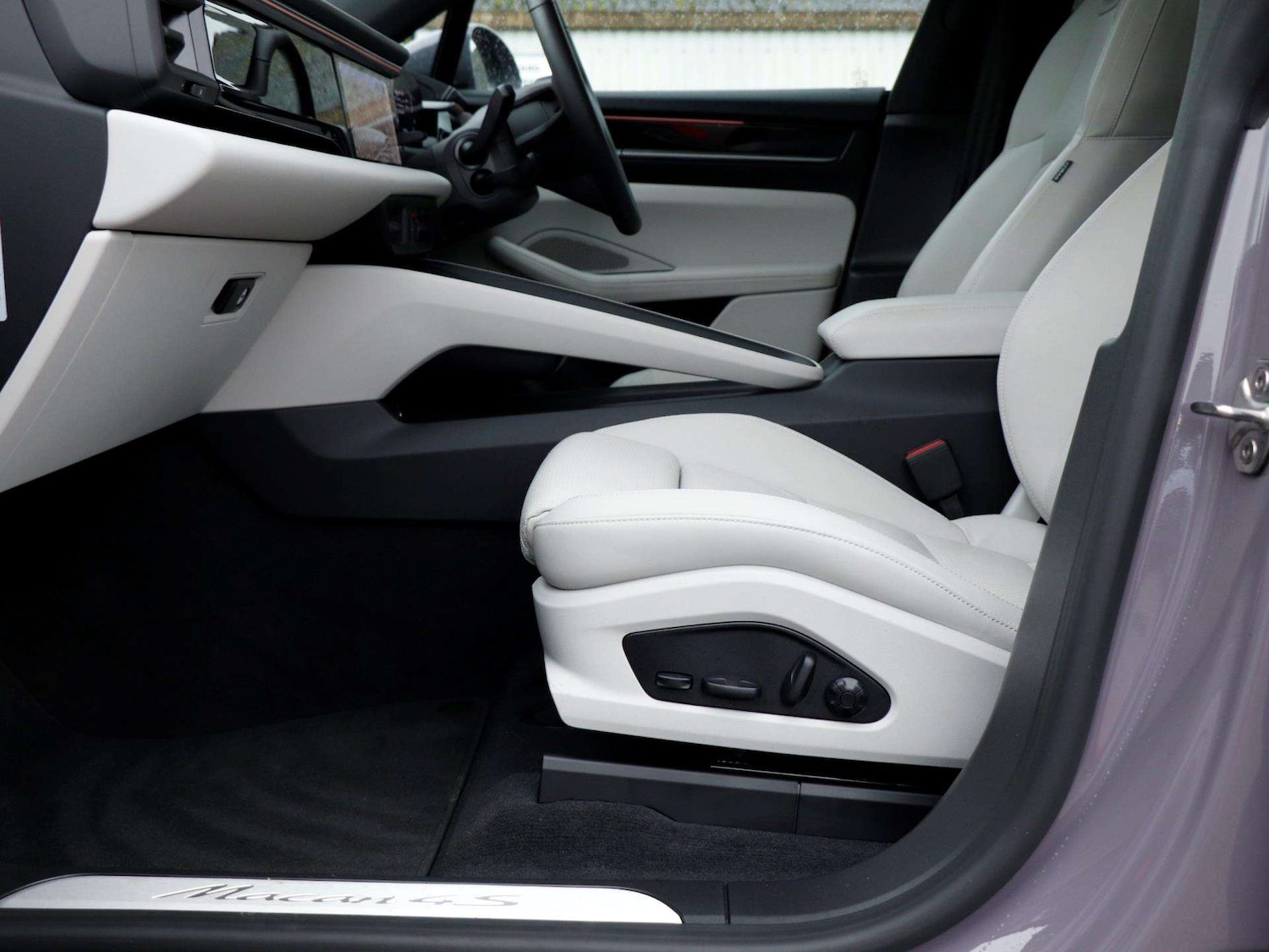 Used Porsche Macan 2025 for sale - 77308361: Photo 27