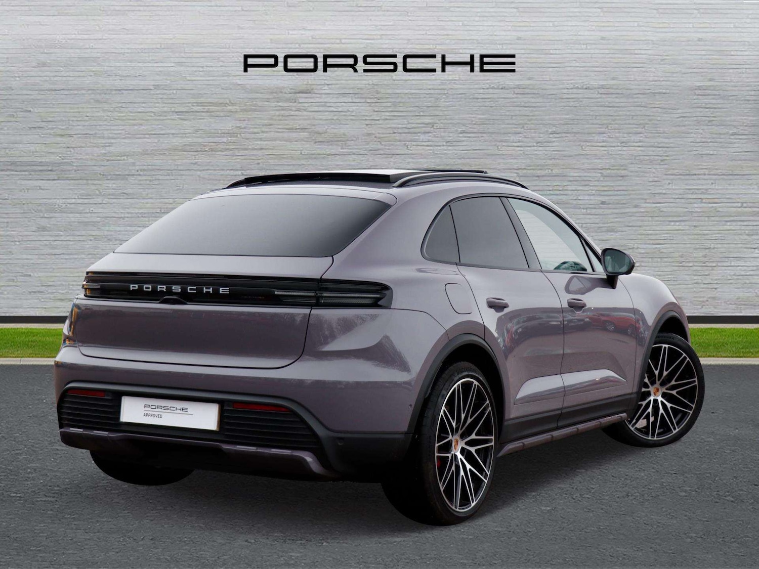 Used Porsche Macan 2025 for sale - 77308361: Photo 3