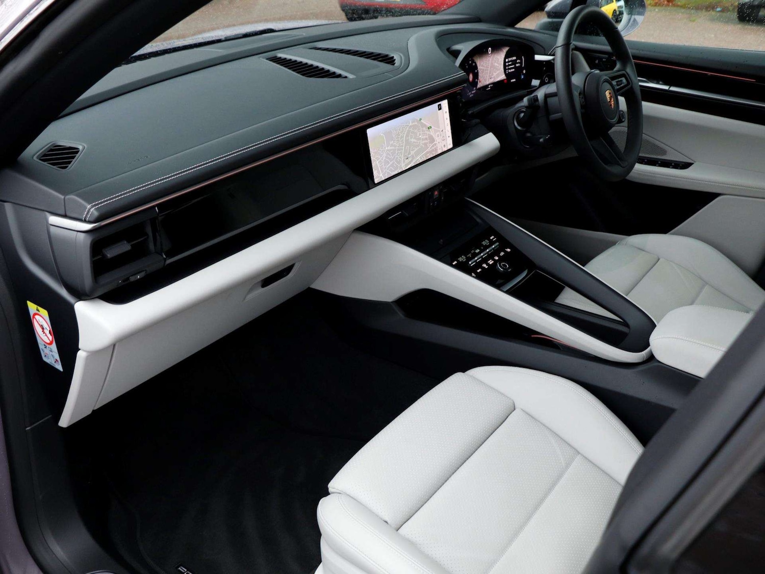 Used Porsche Macan 2025 for sale - 77308361: Photo 9