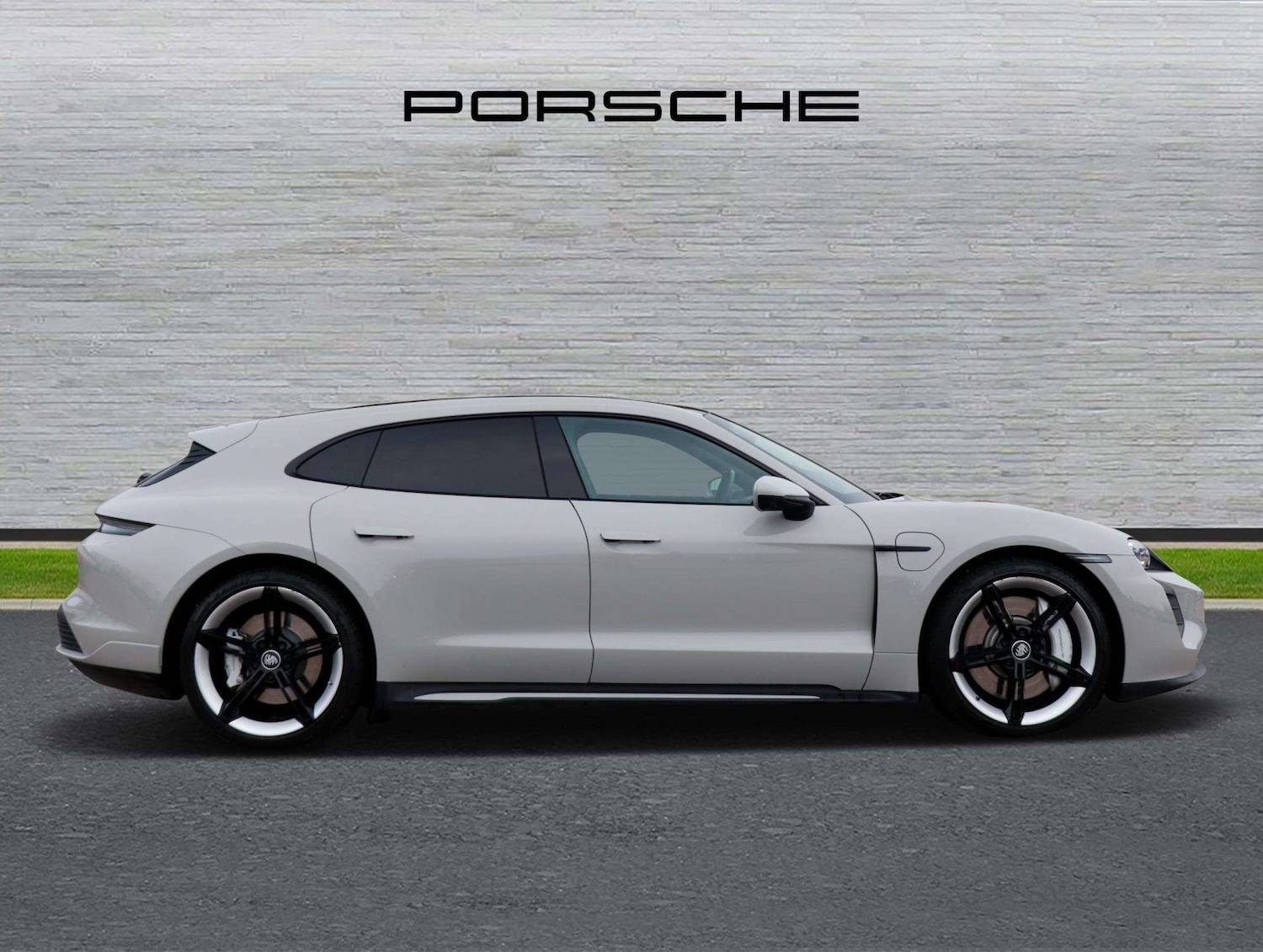 Used Porsche Taycan 2022 for sale - 77361272: Photo 2