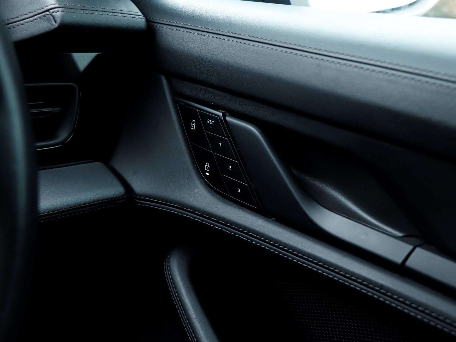 Used Porsche Taycan 2022 for sale - 77361272: Photo 21