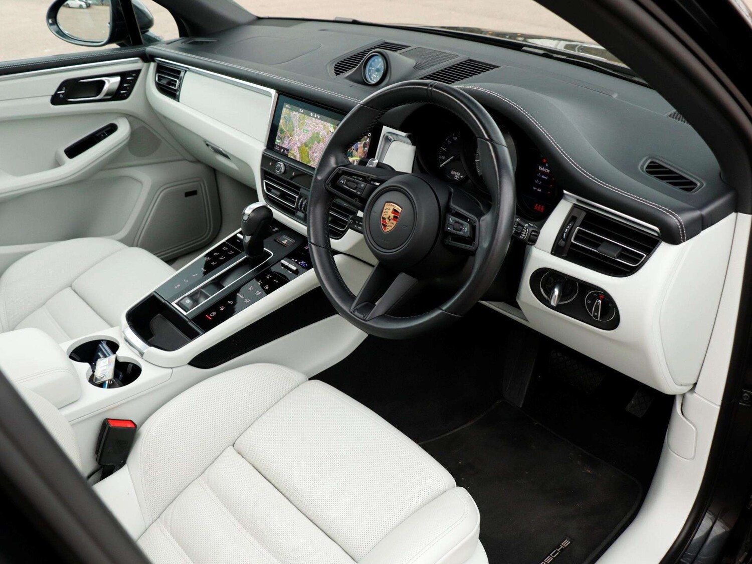 Used Porsche Macan 2023 for sale - 77686660: Photo 10