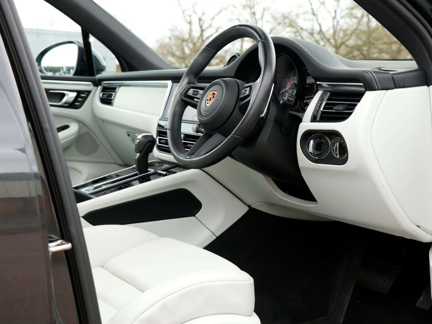 Used Porsche Macan 2023 for sale - 77686660: Photo 11