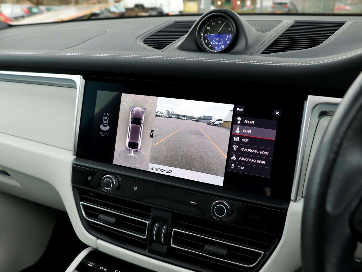 Used Porsche Macan 2023 for sale - 77686660: Photo 16