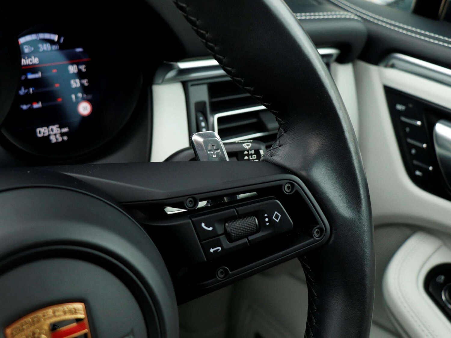 Used Porsche Macan 2023 for sale - 77686660: Photo 21