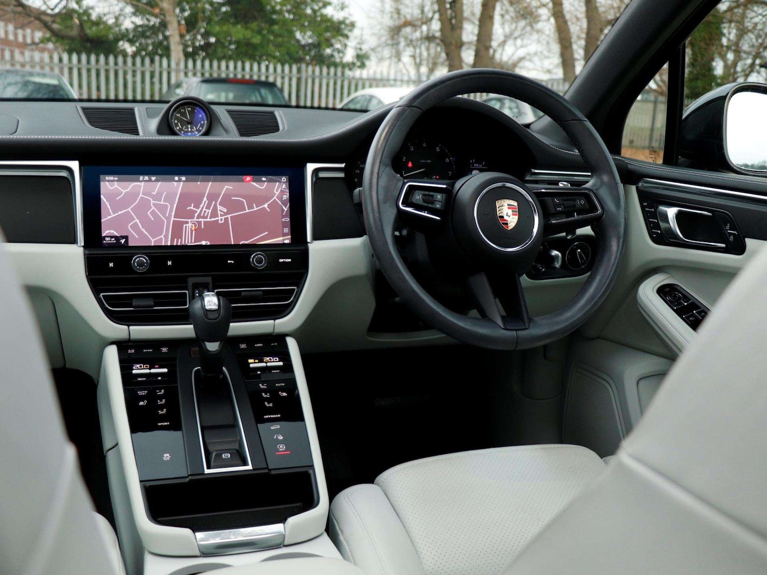 Used Porsche Macan 2023 for sale - 76967720: Photo 10