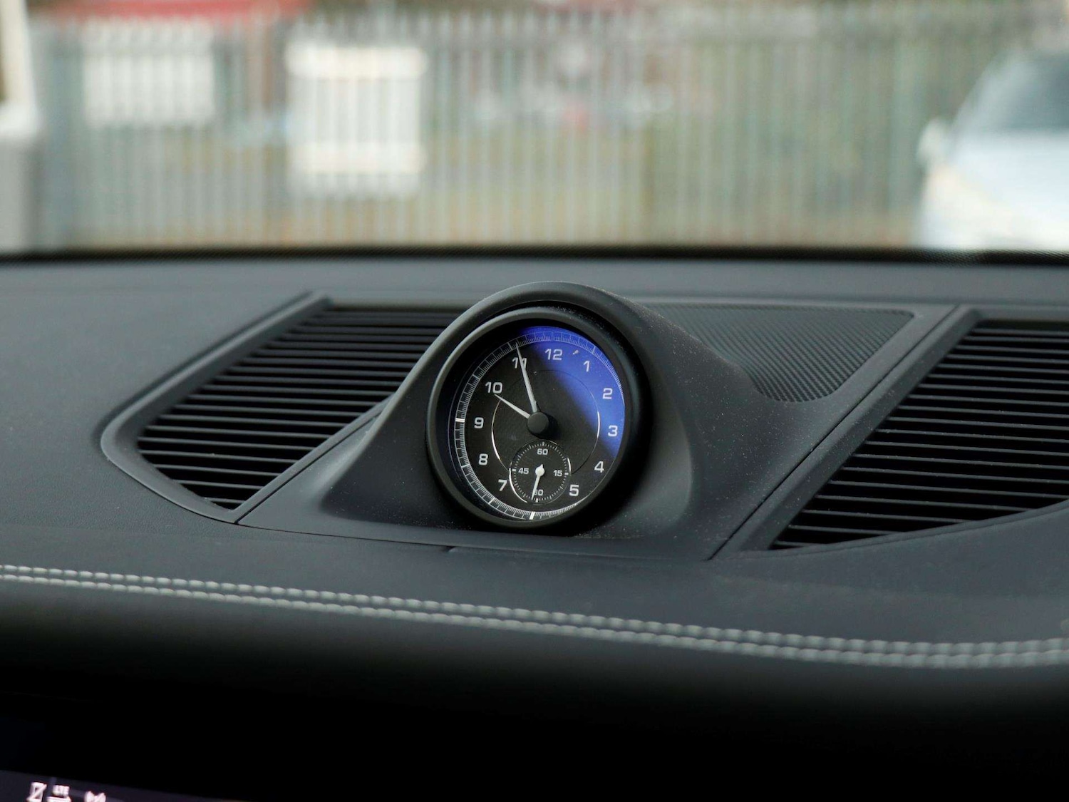 Used Porsche Macan 2023 for sale - 76967720: Photo 14