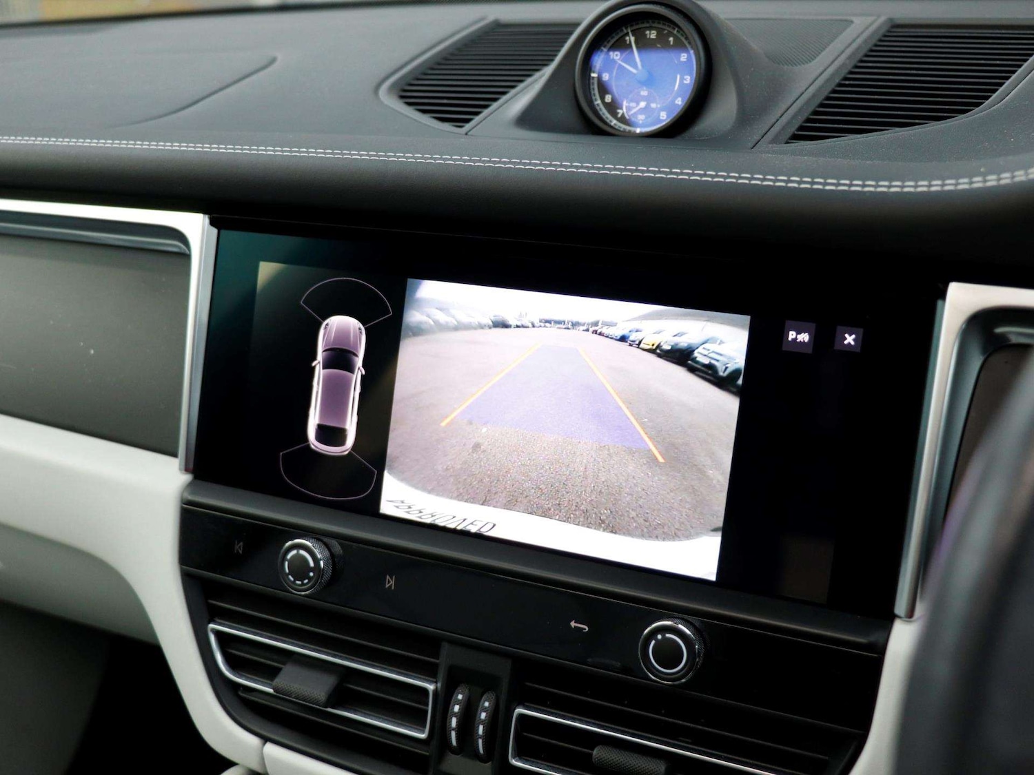 Used Porsche Macan 2023 for sale - 76967720: Photo 16