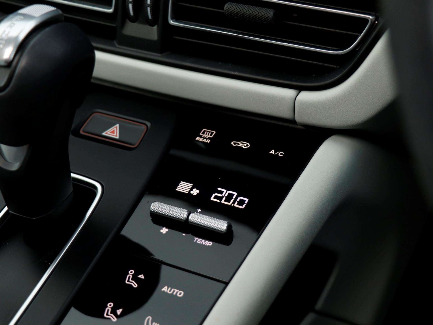 Used Porsche Macan 2023 for sale - 76967720: Photo 18