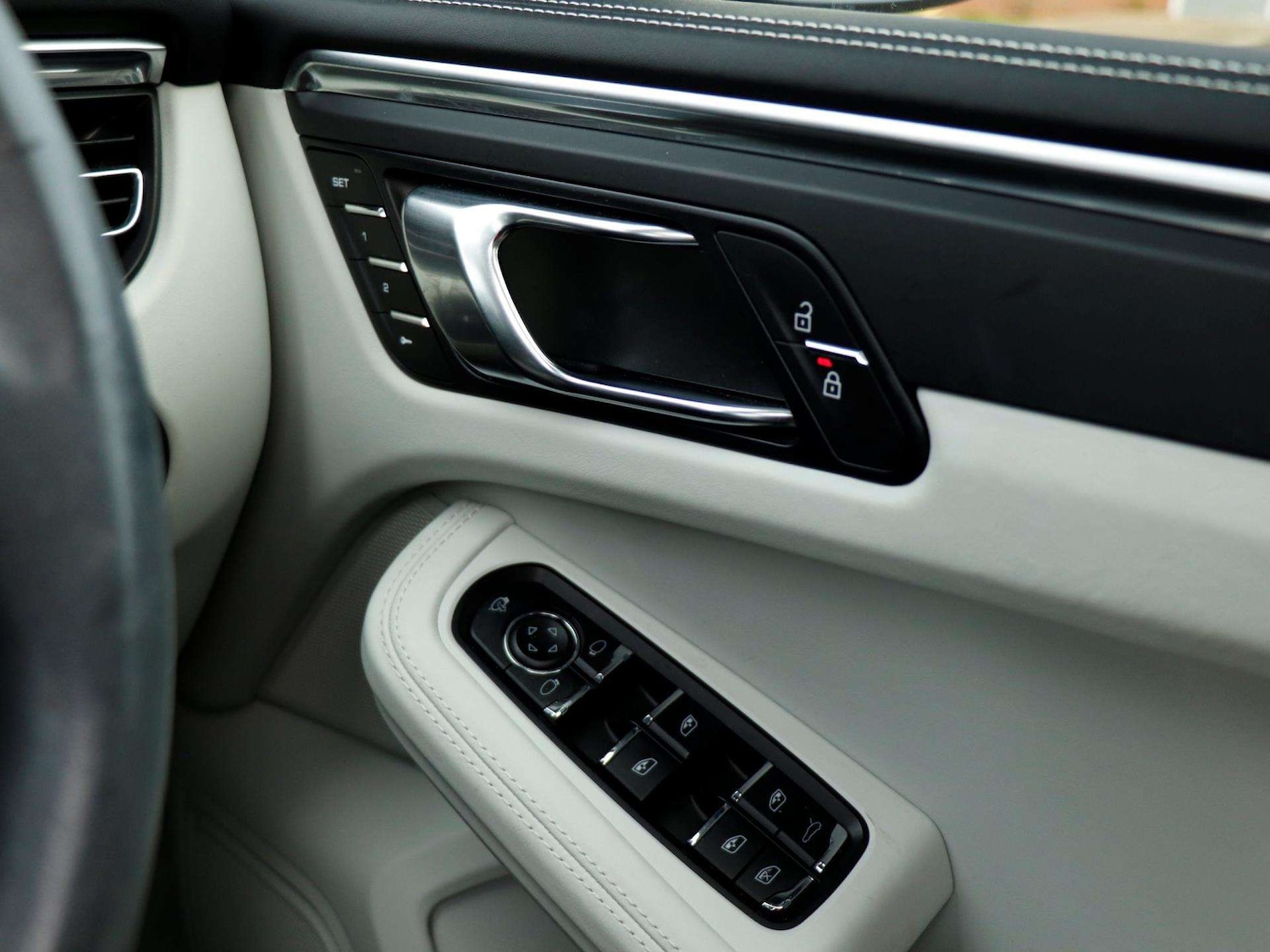 Used Porsche Macan 2023 for sale - 76967720: Photo 21