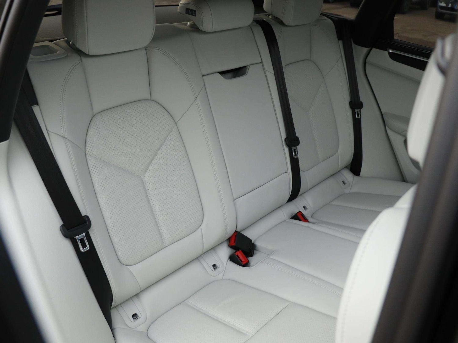 Used Porsche Macan 2023 for sale - 76967720: Photo 25