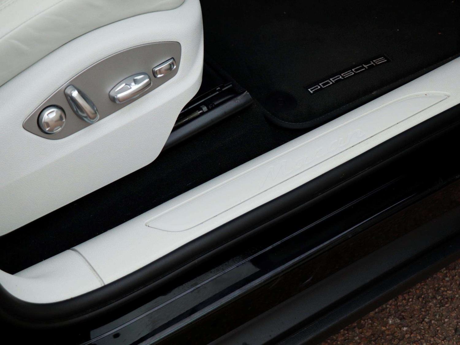 Used Porsche Macan 2023 for sale - 76967720: Photo 27