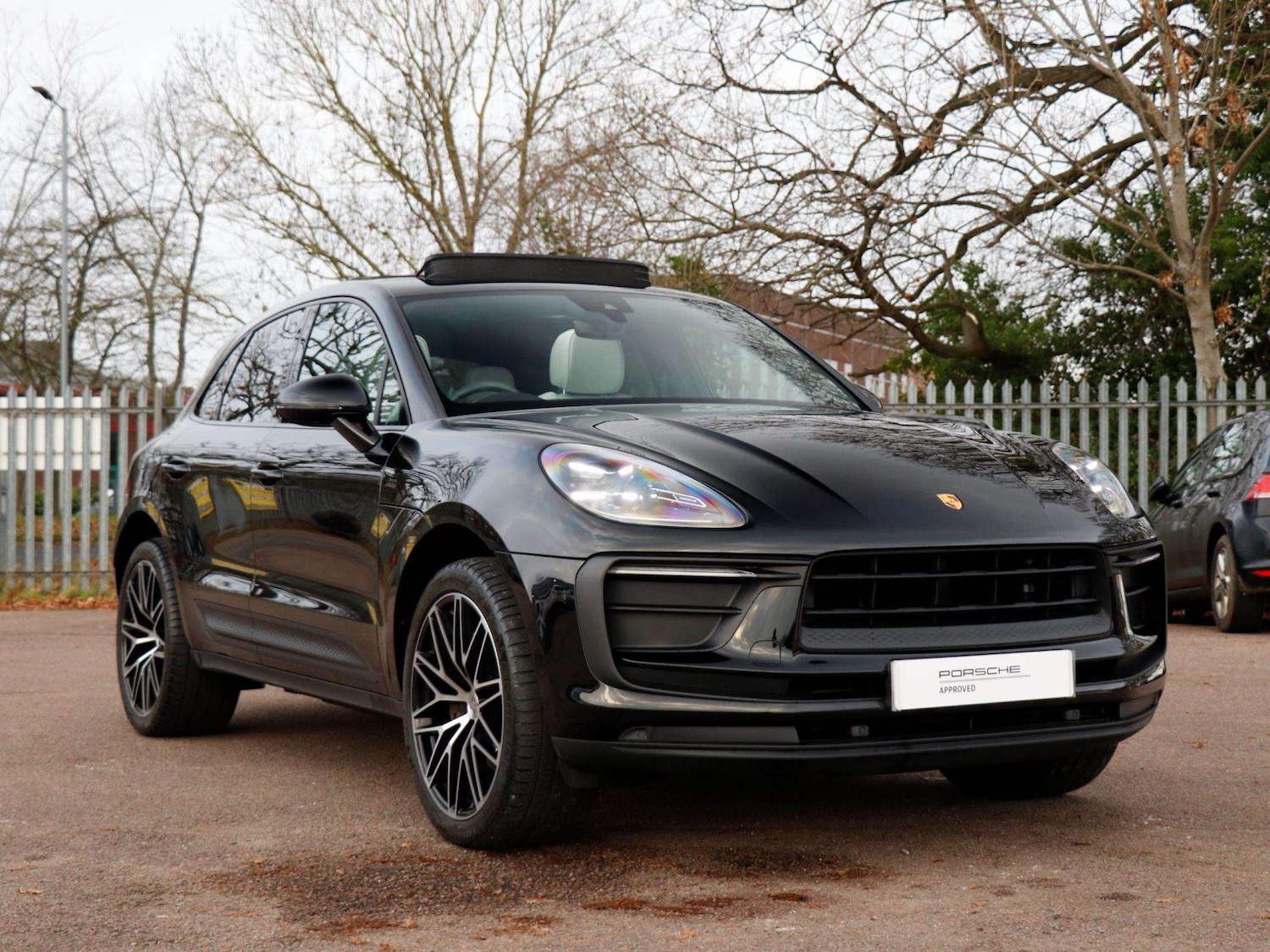 Used Porsche Macan 2023 for sale - 76967720: Photo 35