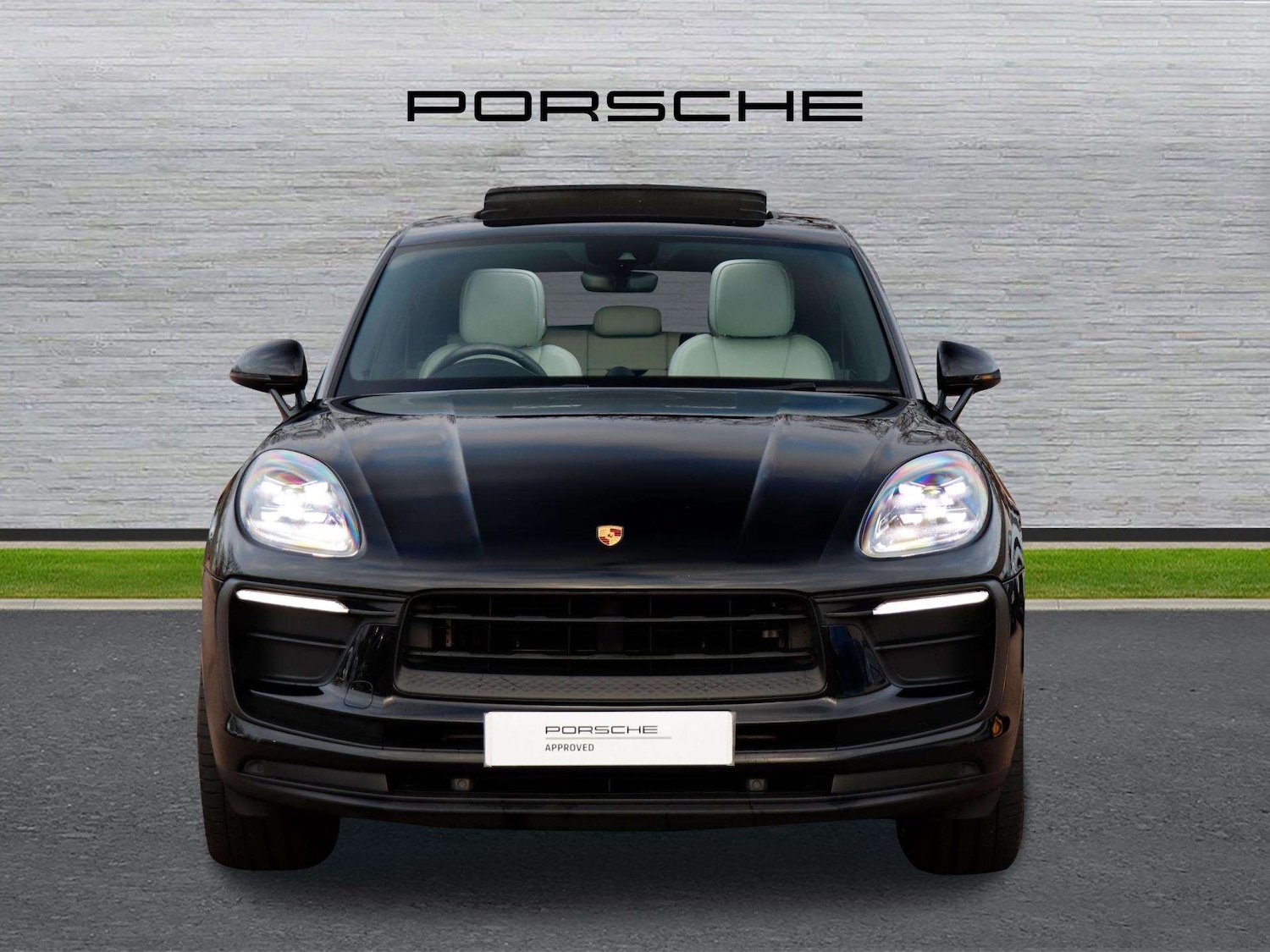 Used Porsche Macan 2023 for sale - 76967720: Photo 8