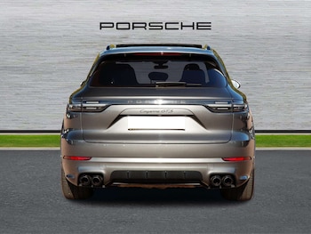 Used Porsche Cayenne 2022 for sale - 75955406: Photo